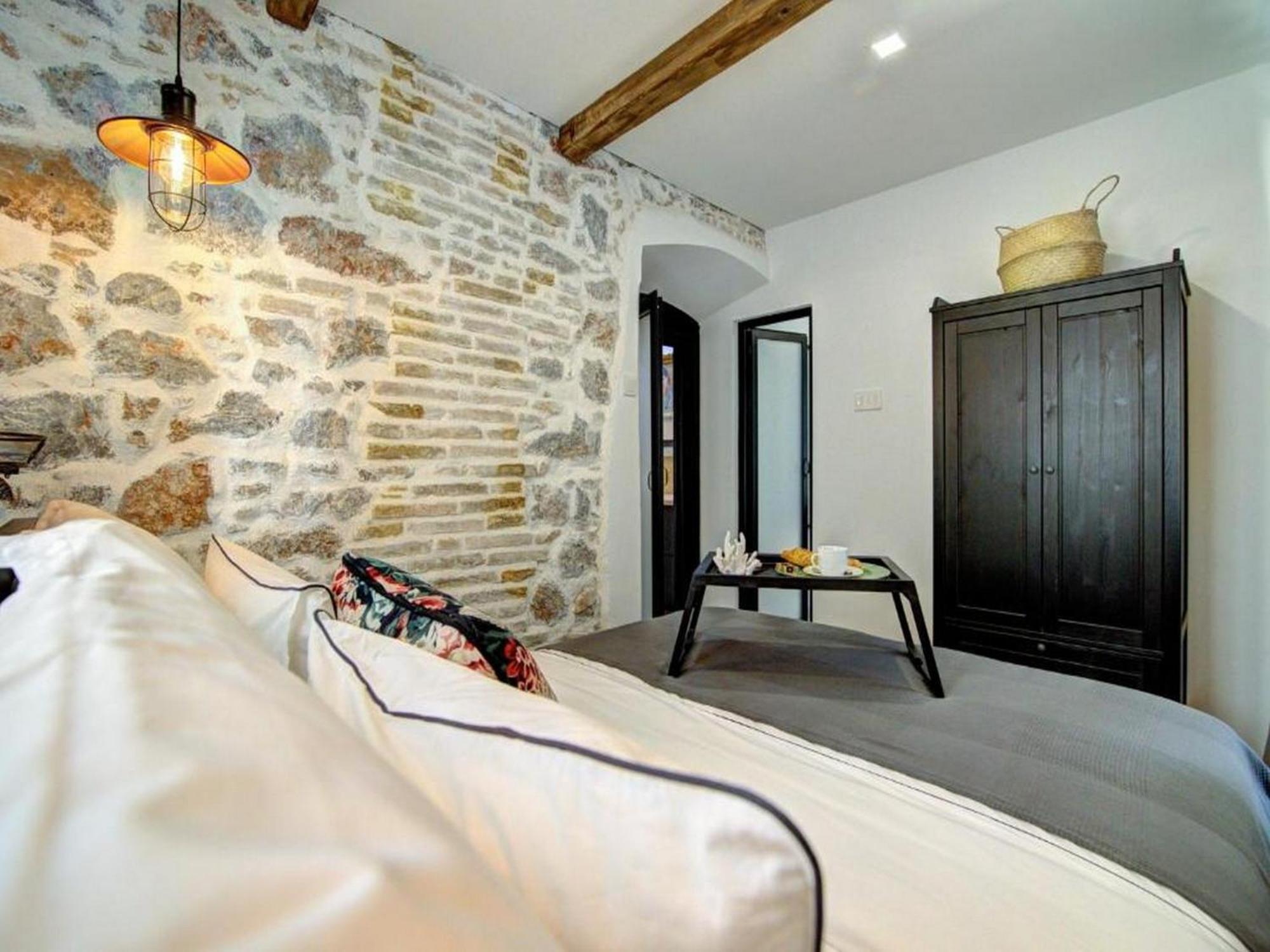 Hotel History House Moja Ti 1830 In Old Town Senj Senj  Habitación foto