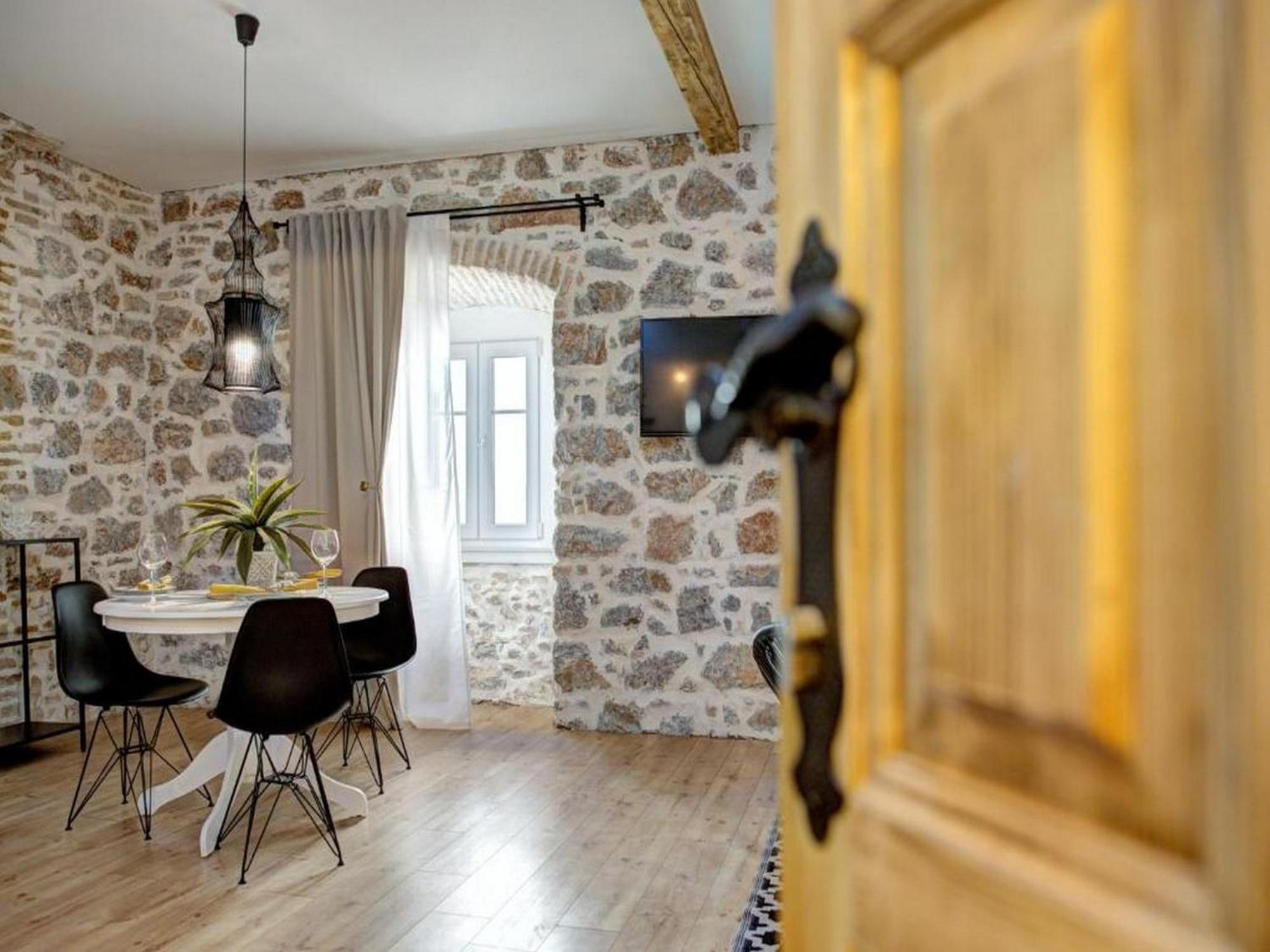 Hotel History House Moja Ti 1830 In Old Town Senj Senj  Habitación foto